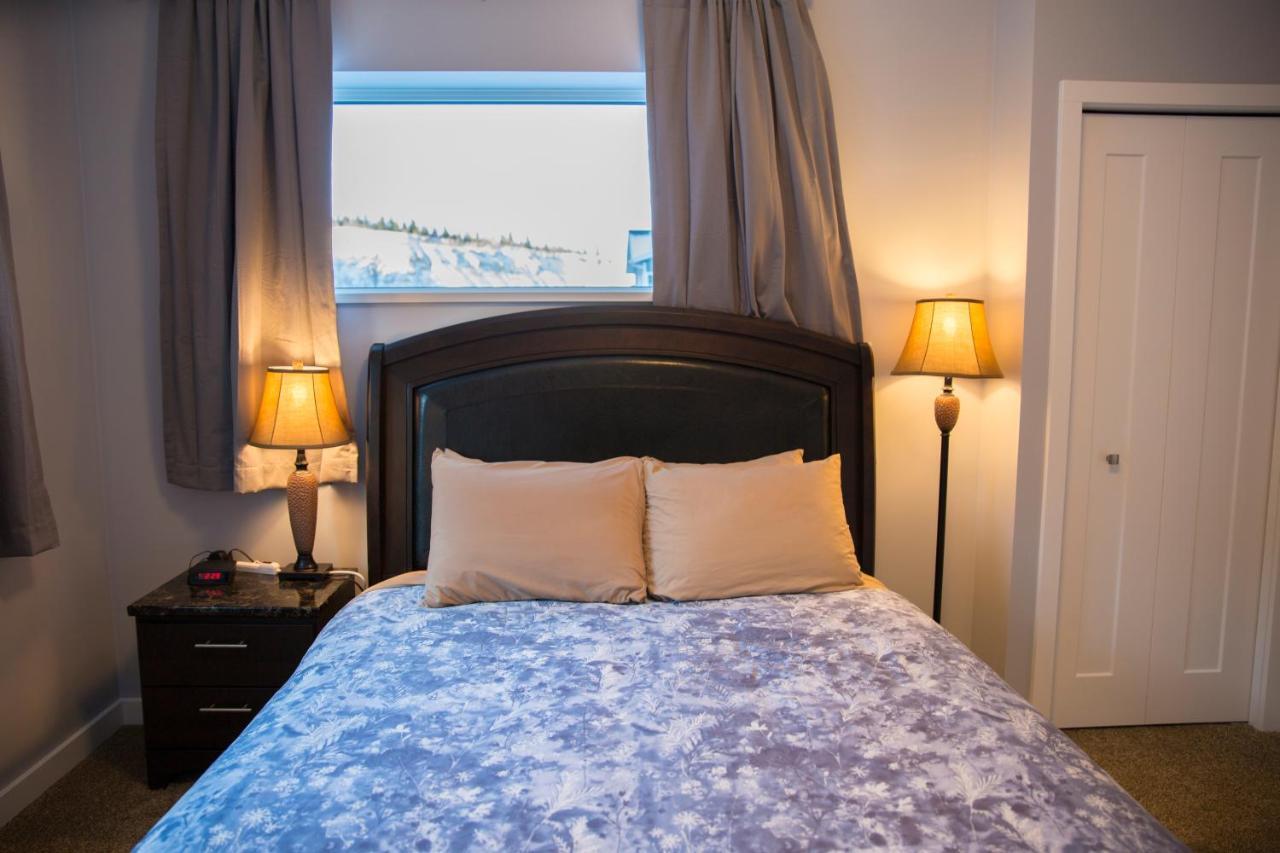 Downtown Whitehorse 4 Bedrooms Deluxe Condo Exterior photo