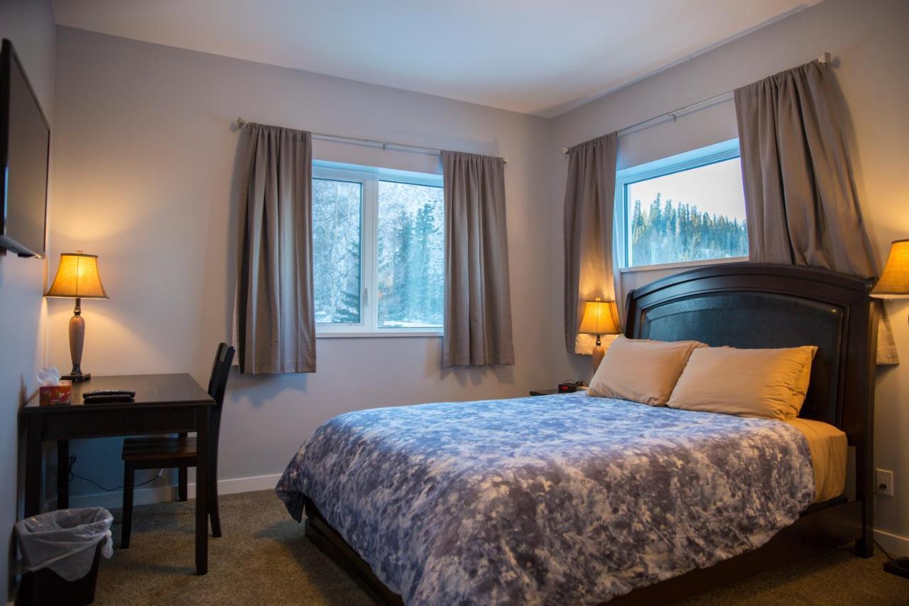 Downtown Whitehorse 4 Bedrooms Deluxe Condo Exterior photo